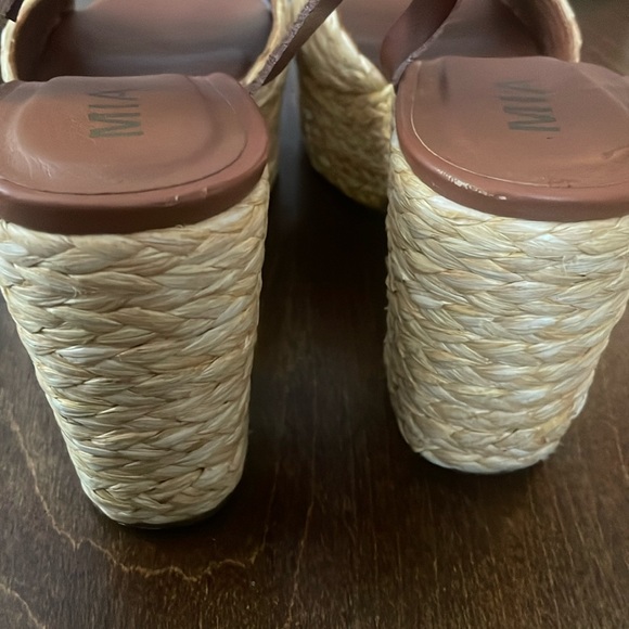 MIA size 8 block chunky heel wicker sandals - Picture 6 of 7